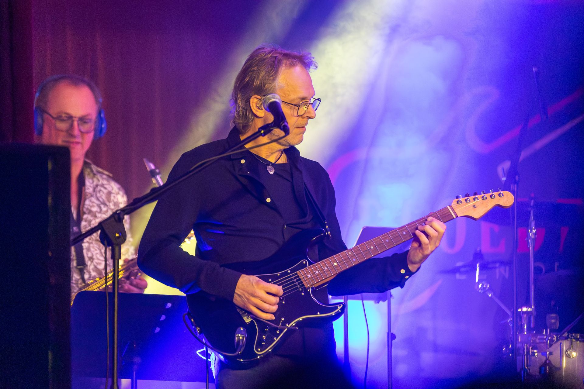 Gitarist Paul van Bloedend Hart live in Grolloo